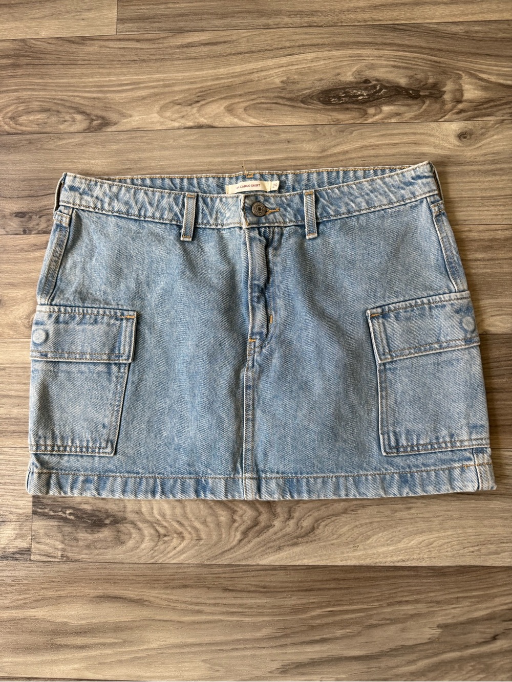 Levi's '94 Cargo Skirt in Light Wash Denim Size 29
